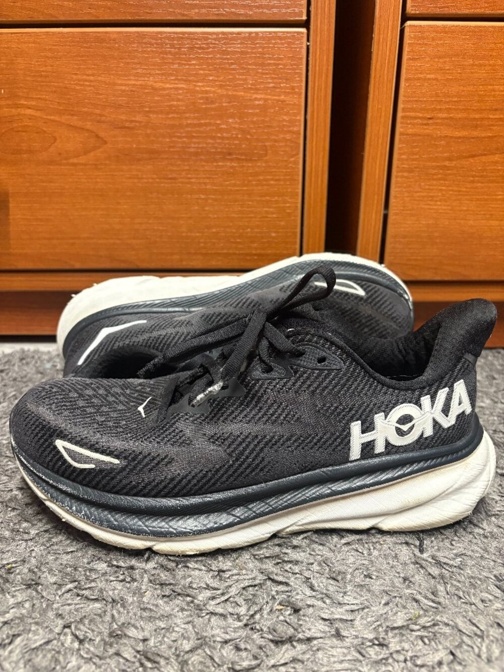 Hoka One One Womens Sz 7.5 M (B) Clifton 9 Running Shoes Sneakers Black
